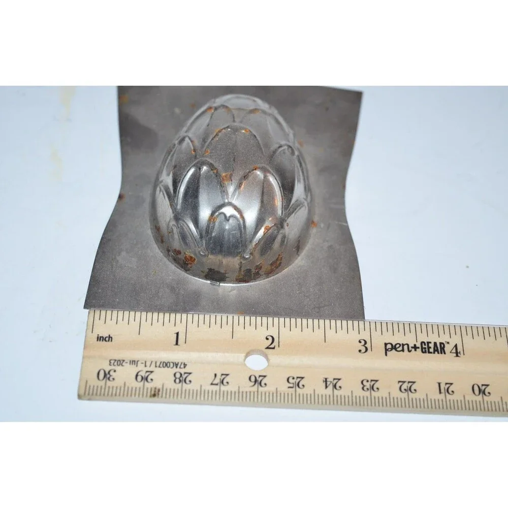 Vtg Chocolate Mold Easter Egg HALF‎ Artichoke vegetable pineapple??